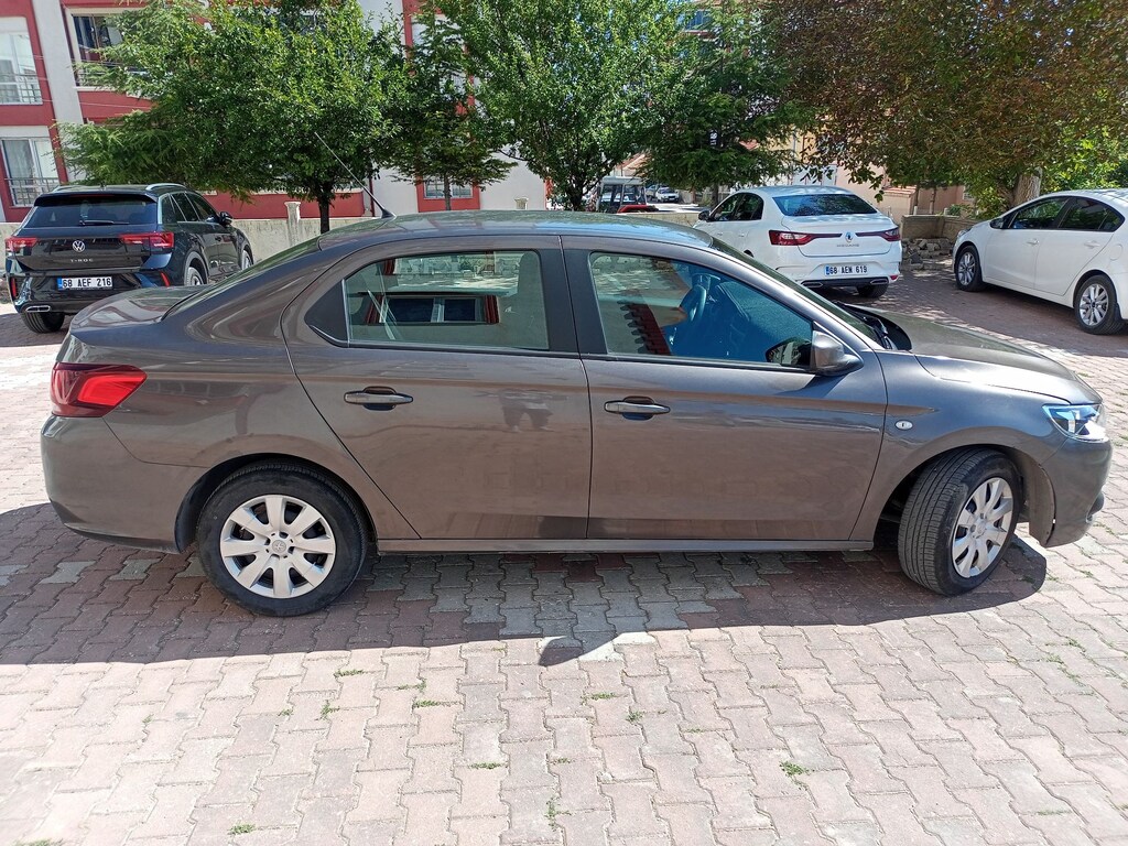 Peugeot 301 - 3