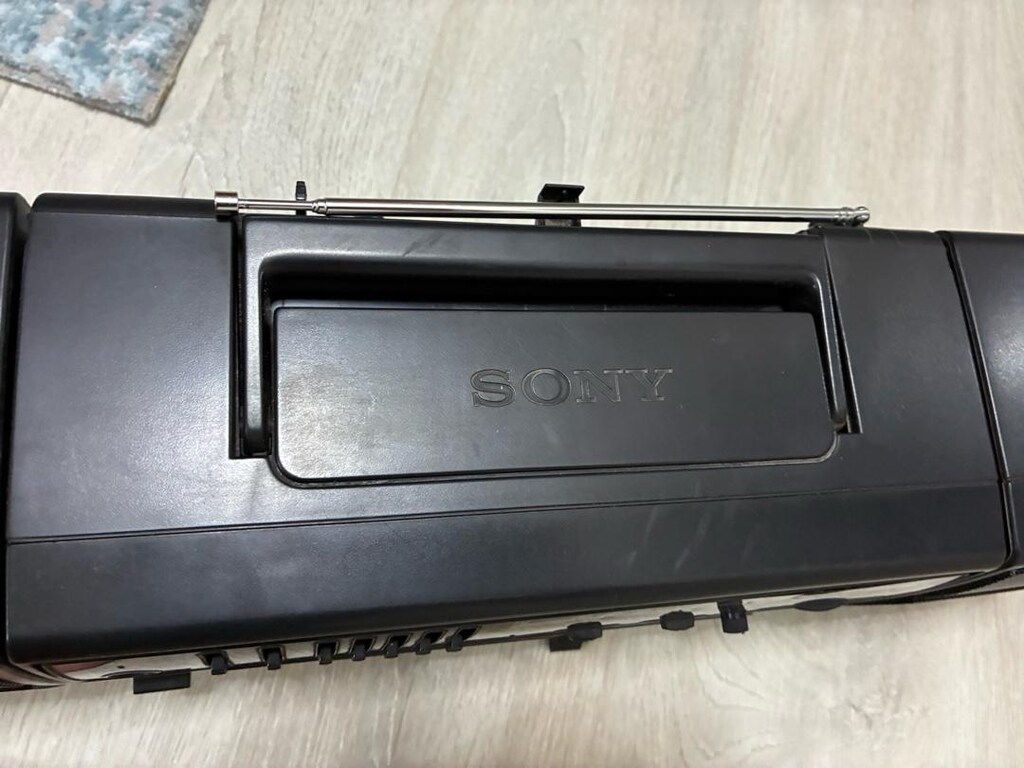 Sony CFS-W410L Radio Cassette-Corder. - 5