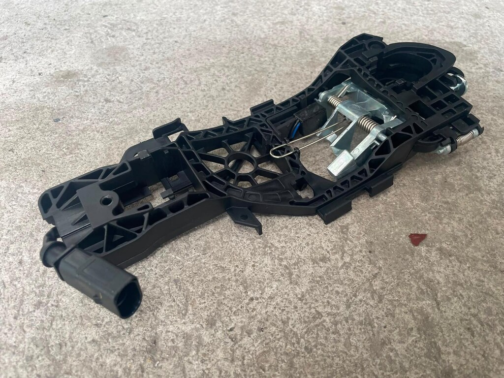 PASSAT CC KAPI İÇ BRAKETİ SAĞ B7 B6 2005 2010 2015 SIFIR 3C0837886J - 3