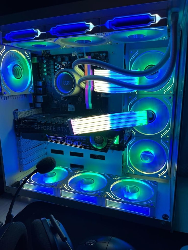 ÜST DÜZEY RTX 3080 Tİ 78003XD 32 gb 6000 ram - 6