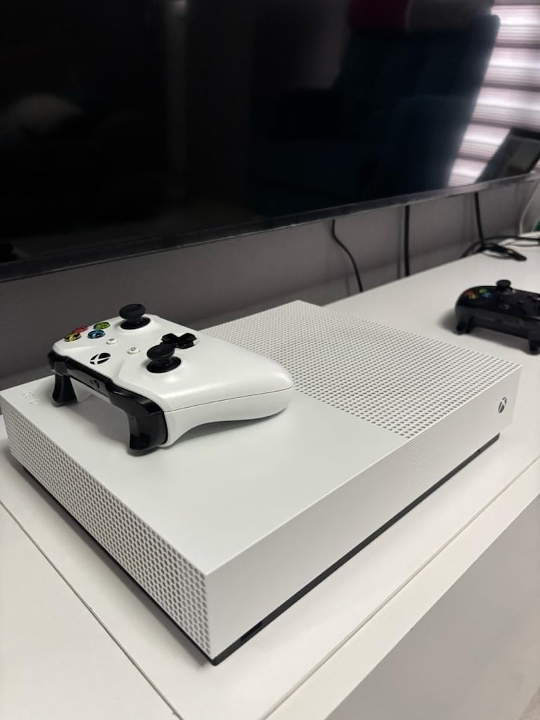 xbox one s + çift kol 1 tb