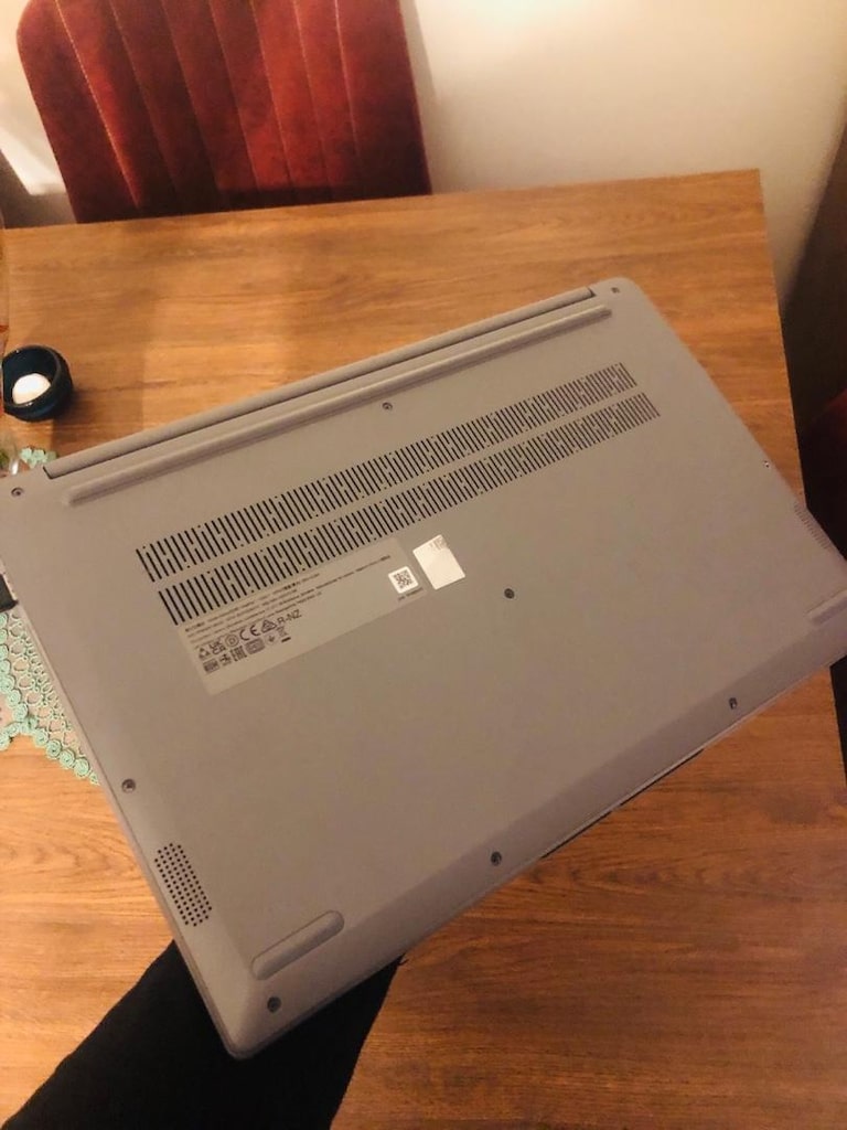 Lenovo IdeaPad 1 Intel Celeron 4GB 128GB SSD Windows 11 Home 15.6 - 6