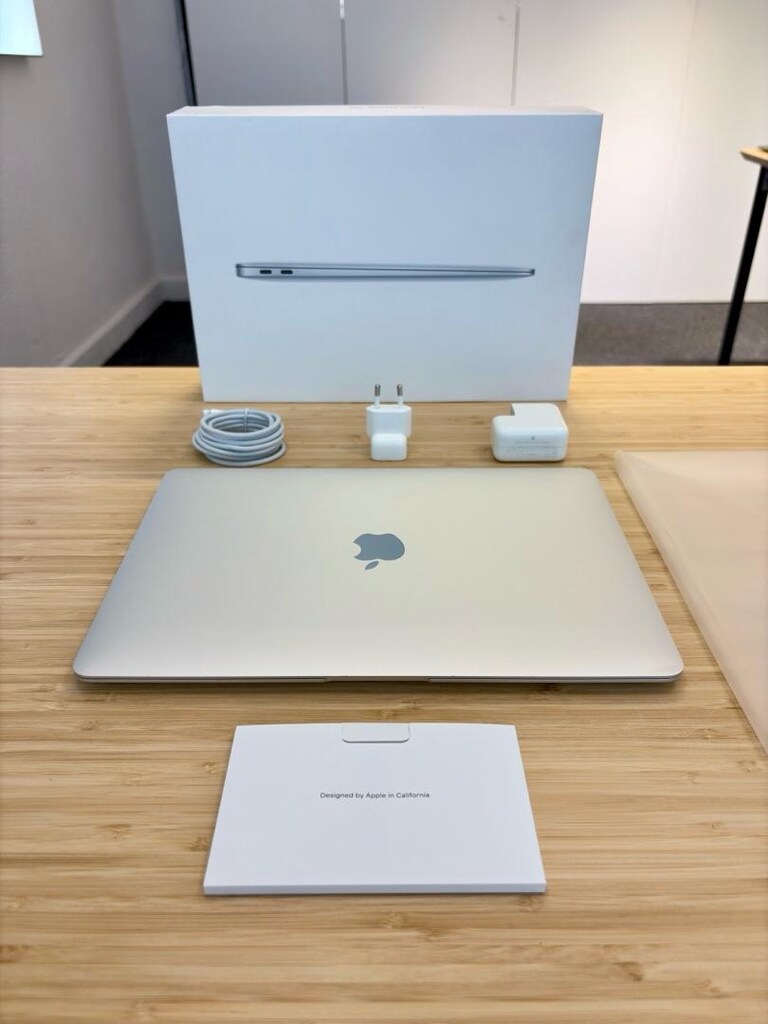 MacBook Air 2020 512GB SSD/8GB RAM Kutulu Kusursuz Cihaz - letgo