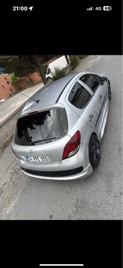 PEUGEOT 207 - 8