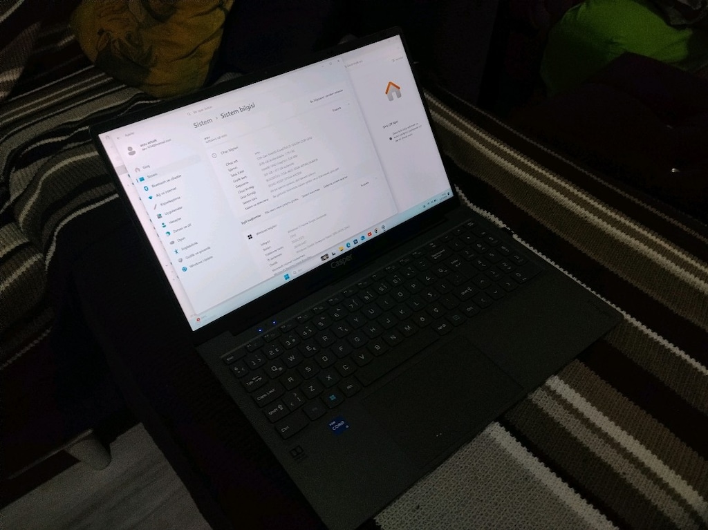 Casper Nirvana laptop - 2