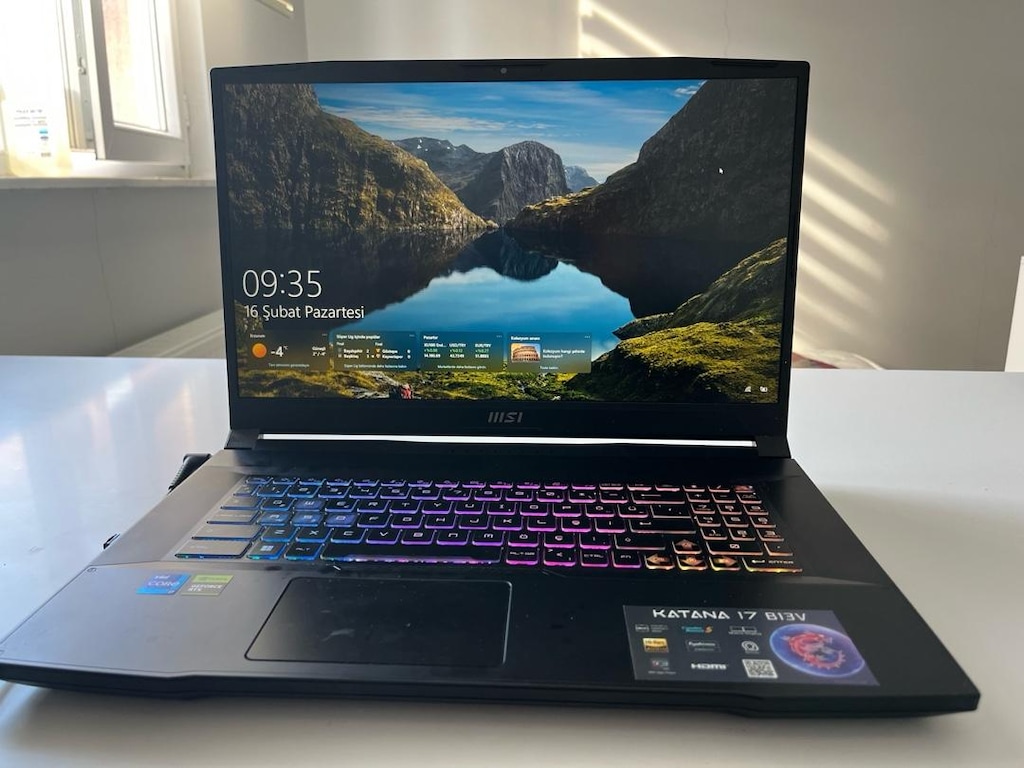 MSİ KATANA 17-İ7-13.NESİL- RTX 4050 -17.3 Büyük Ekran OYUN BİLGİSAYARI - 4