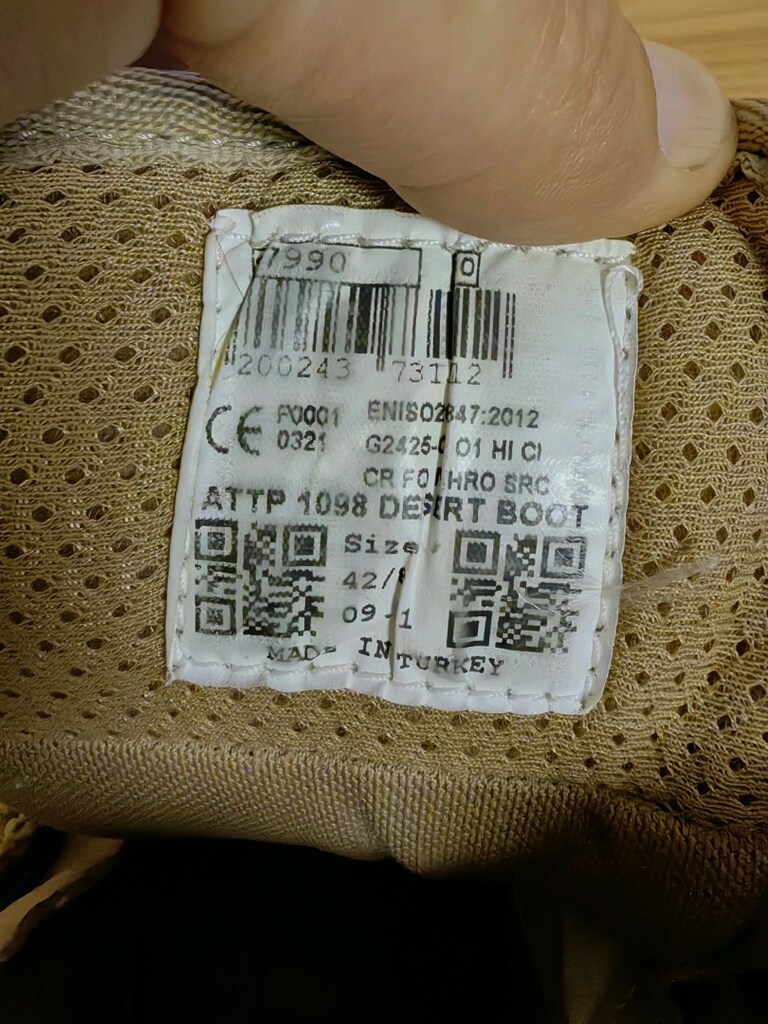 YDS KREM BOT 42 NUMARA KENARINDA 1 TANE 1 CM YIRTIK VAR - 3