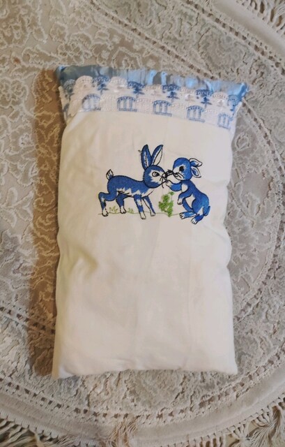 İŞLEMELİ BEBEK YASTIĞI
