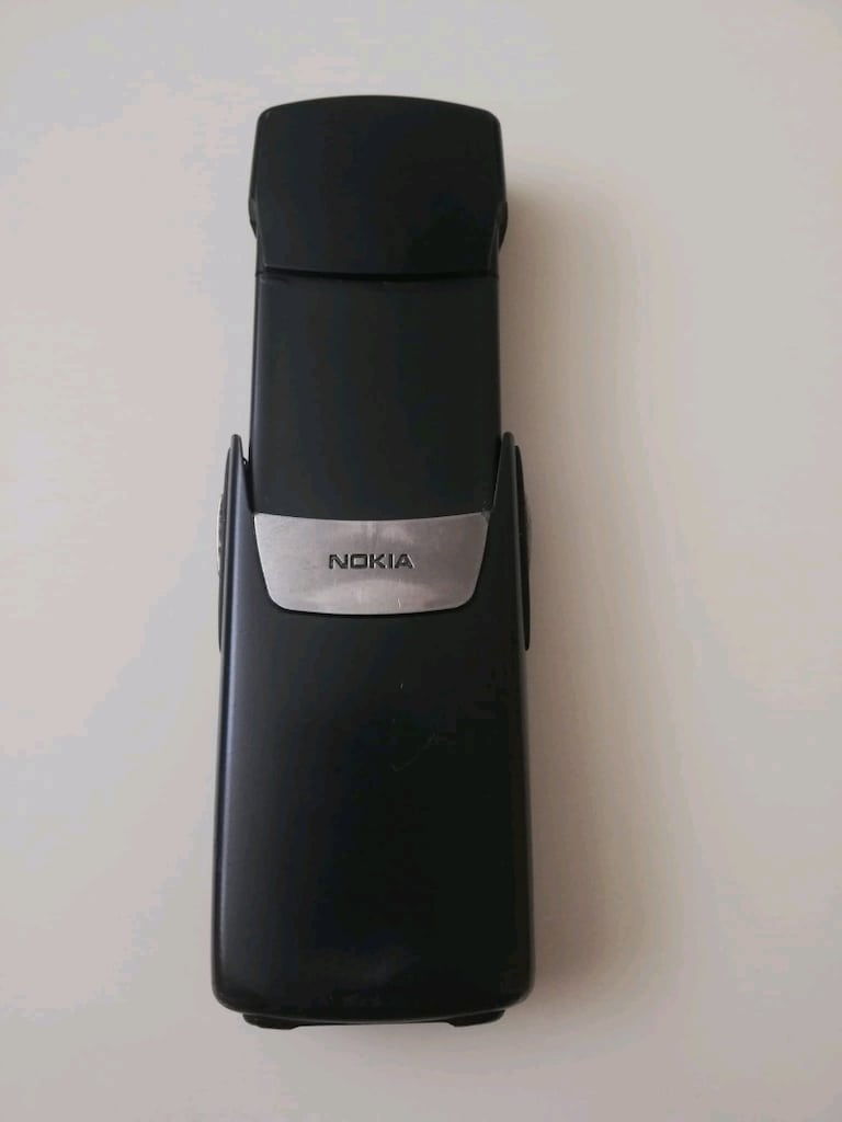 Nokia 8910i - 6