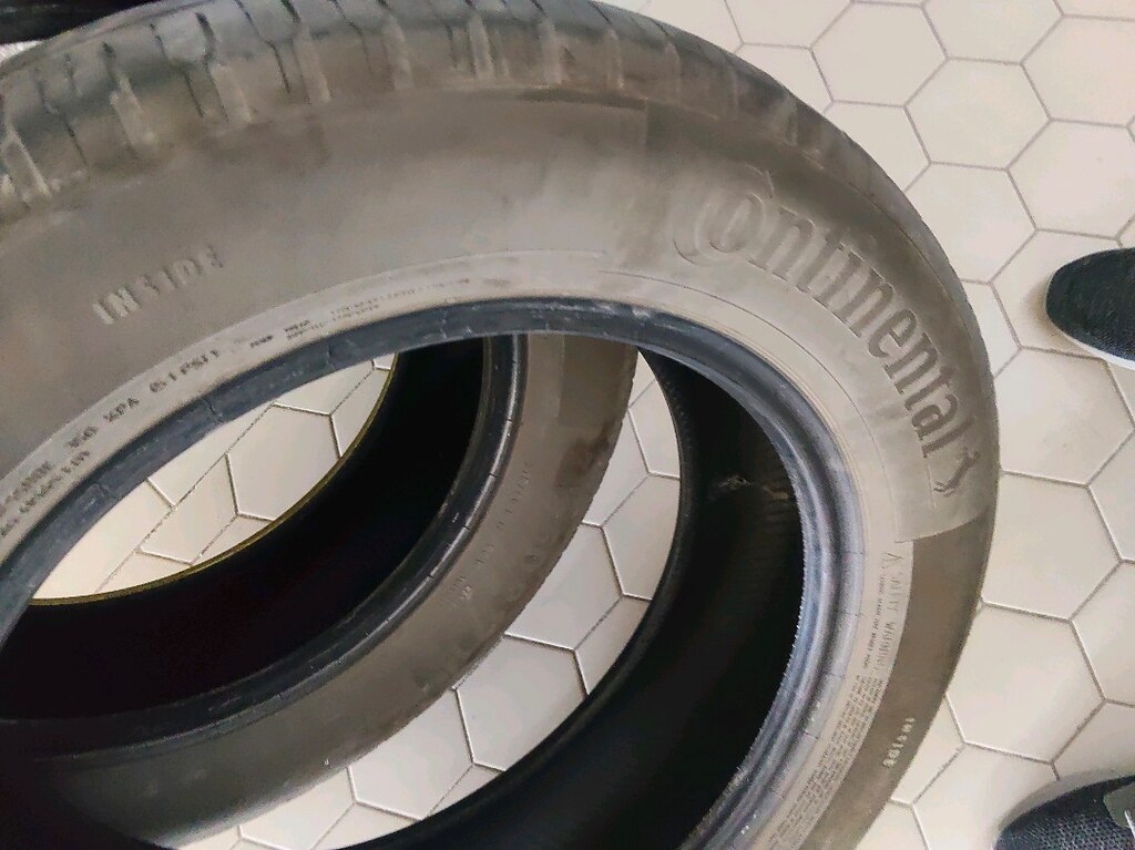 Continental Ecocontact6 215 60 17 - 3