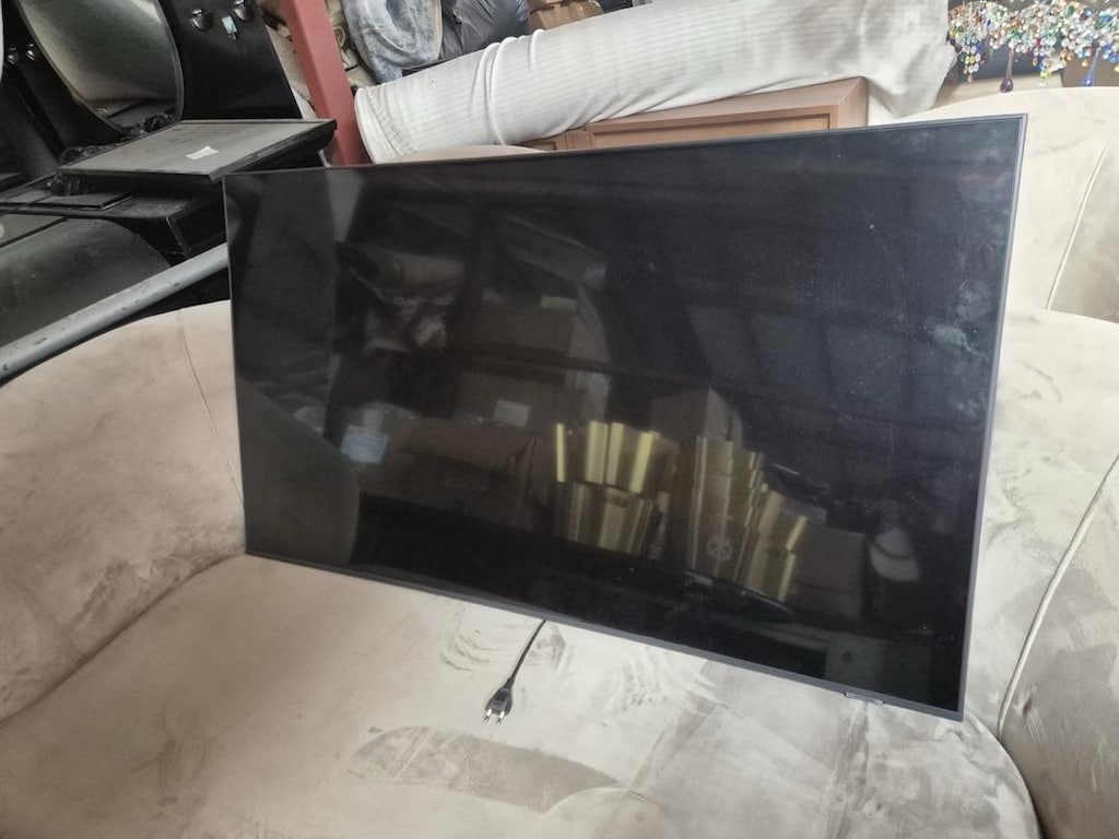 Samsung 55" UE55CU8500 Crystal UHD 4K Smart TV - 3