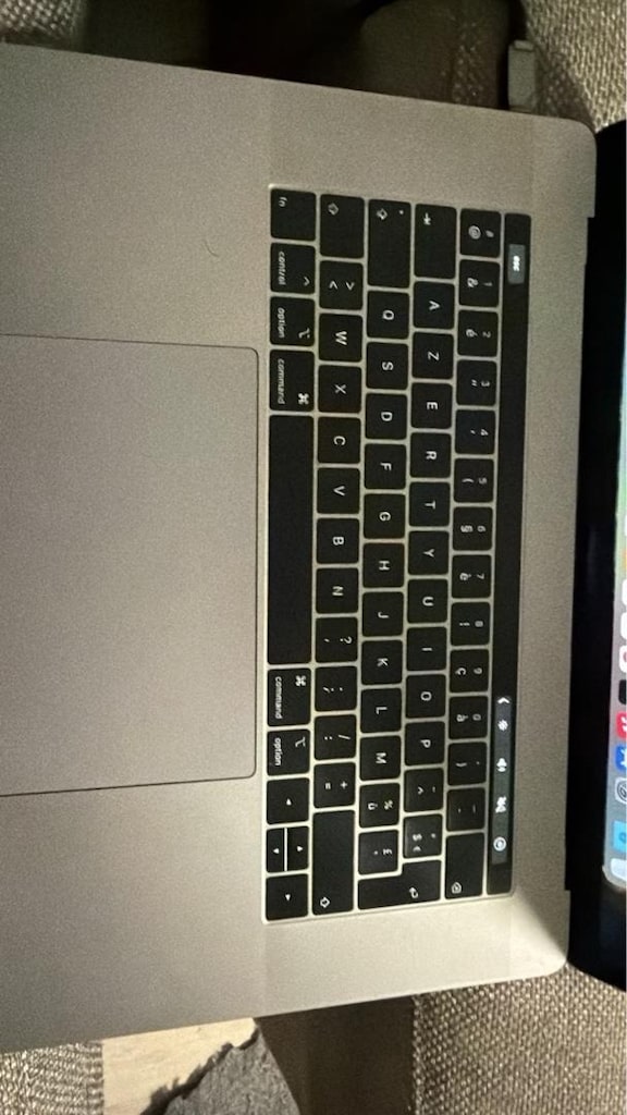 MacBook Pro 15” 2018 i7 / 16 GB RAM / 256 GB SSD – Büyük Ekran - 3