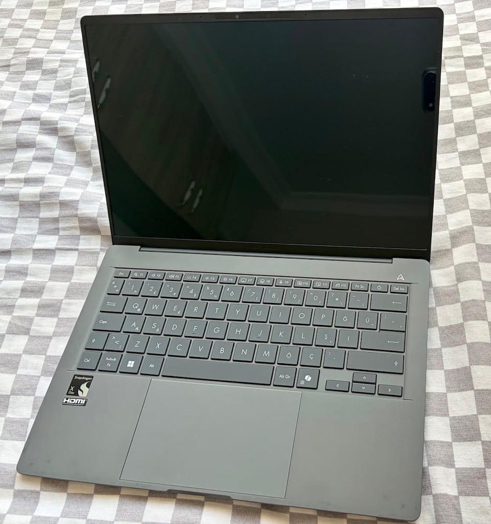 ASUS ZENBOOK A14 OLED SNAPDRAGON X ELİTE 32 GB RAM 1 TB SSD - 2