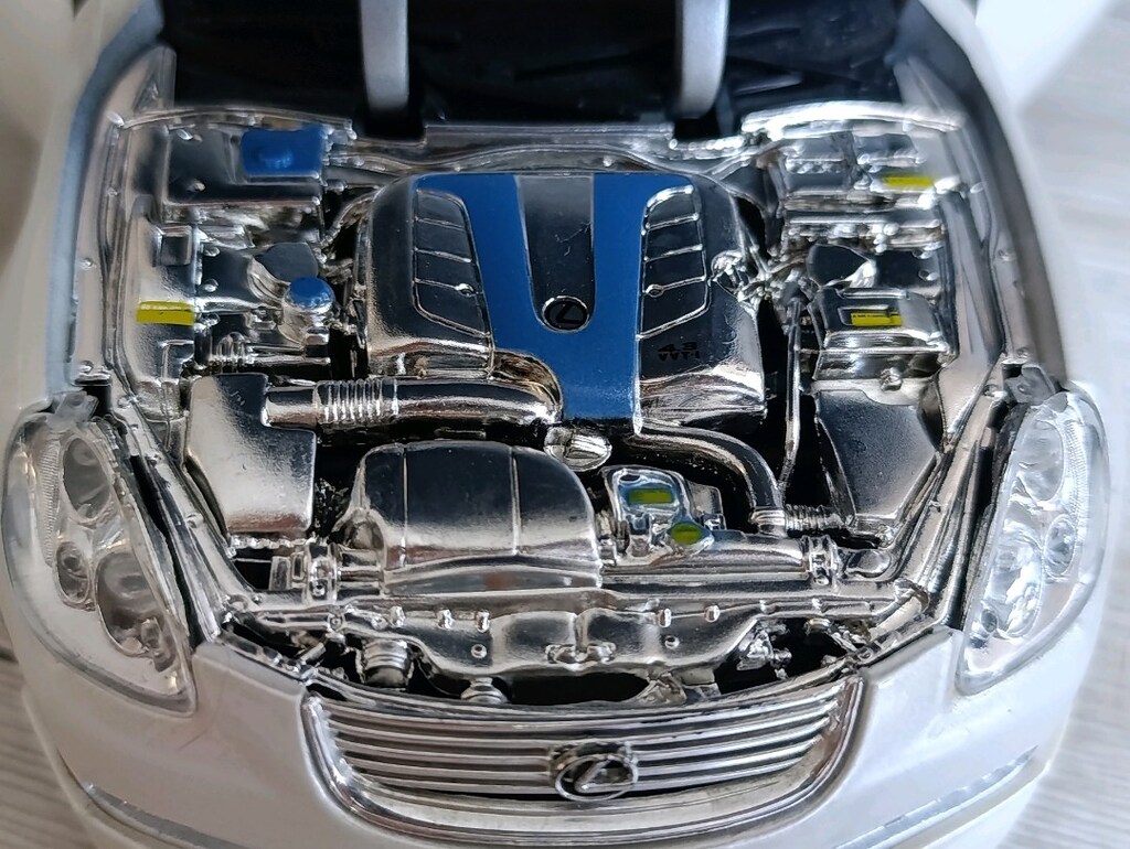 Maisto 1/18 Lexus sc 430 - 7