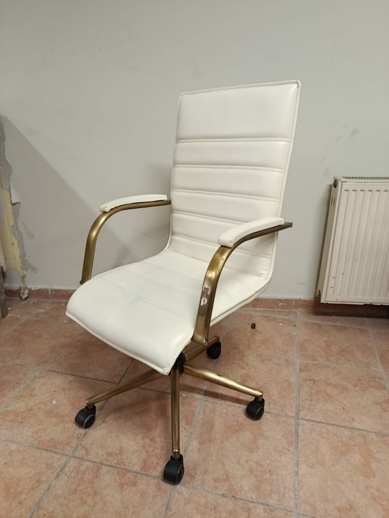 KLAS OFİS ÜSKÜDAR BEYAZ DERİ GOLD DETAYLI YÖNETİCİ KOLTUĞU - 2