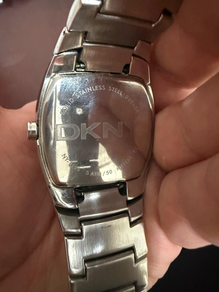 DKNY SAAT - 4