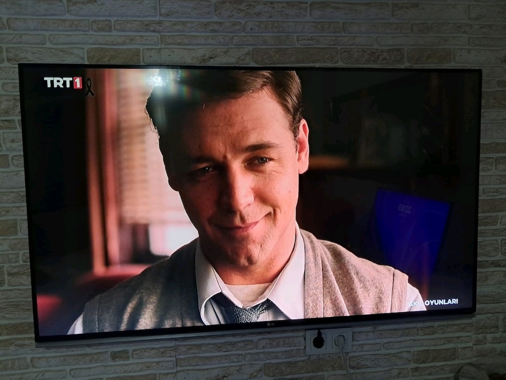 LG 60 inç UHD LED TV - 2