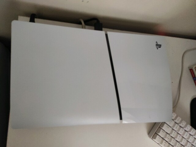 ps5 yanında özel ekstra kolu ile birlikte 6-7 aylık cihaz hata yok