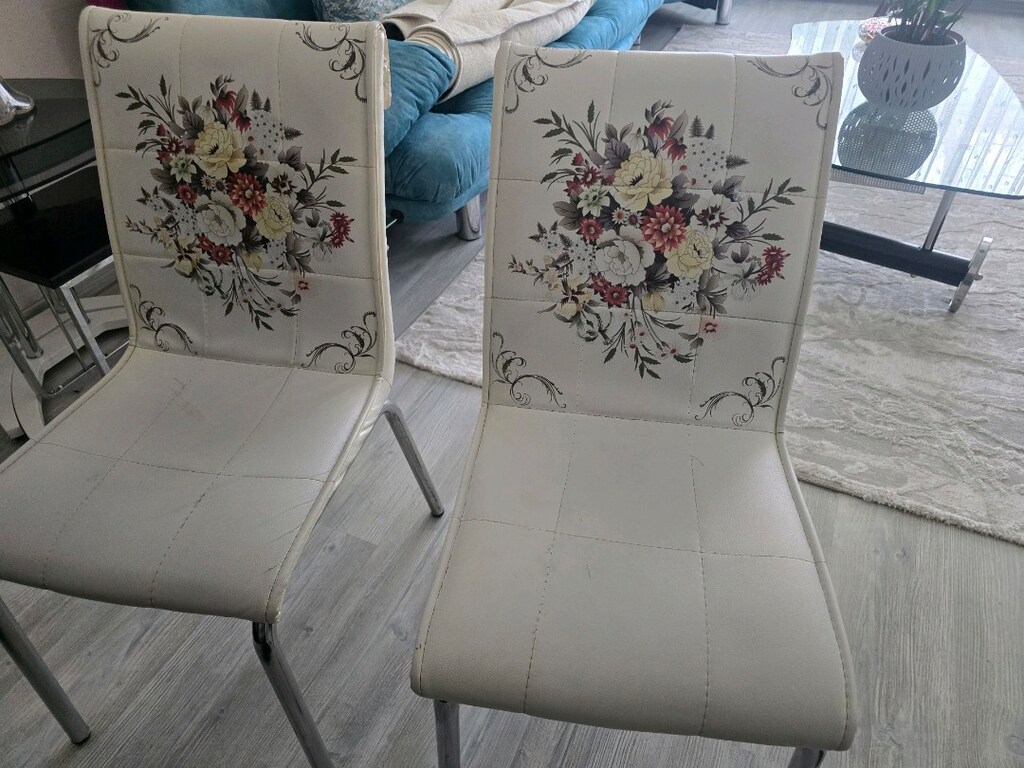 doğtaş çiçek desenli çok temiz 2 adet deri sandalye. - 3