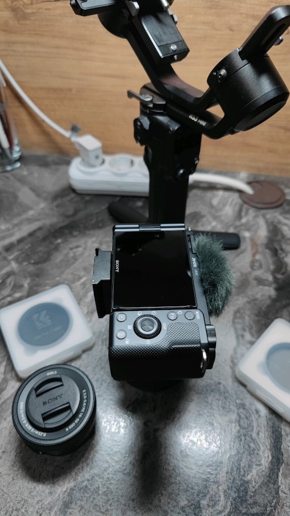 Sony Zv E10 + Sigma 30mm F1.4+ Sony 16-50mm Lens+ Rs 3 mini taşıma çnt - 2