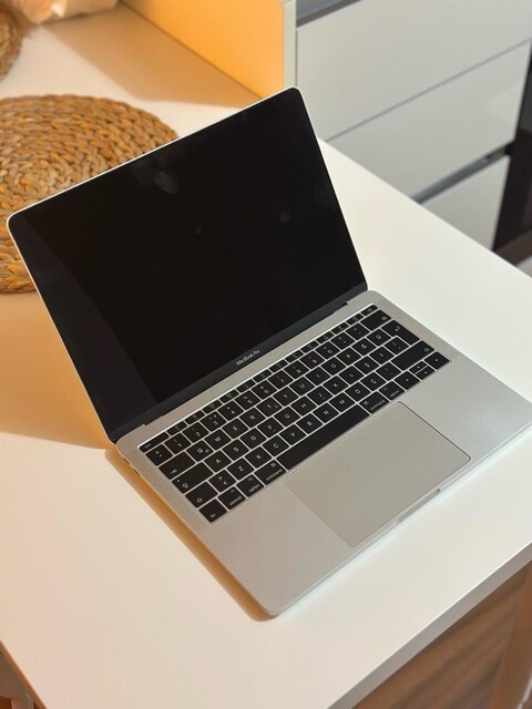 2017 Apple Macbook Pro 13’