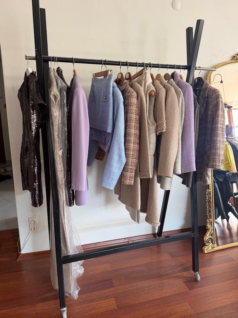 6 Adet Şık ve Sağlam Showroom / Mağaza Tipi Tekerlekli Kıyafet Askılığ - 7