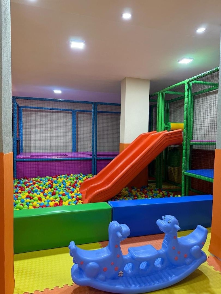 KOMPLE SATILIK KAFE VE SOFT PLAY OYUN ALANI - 12