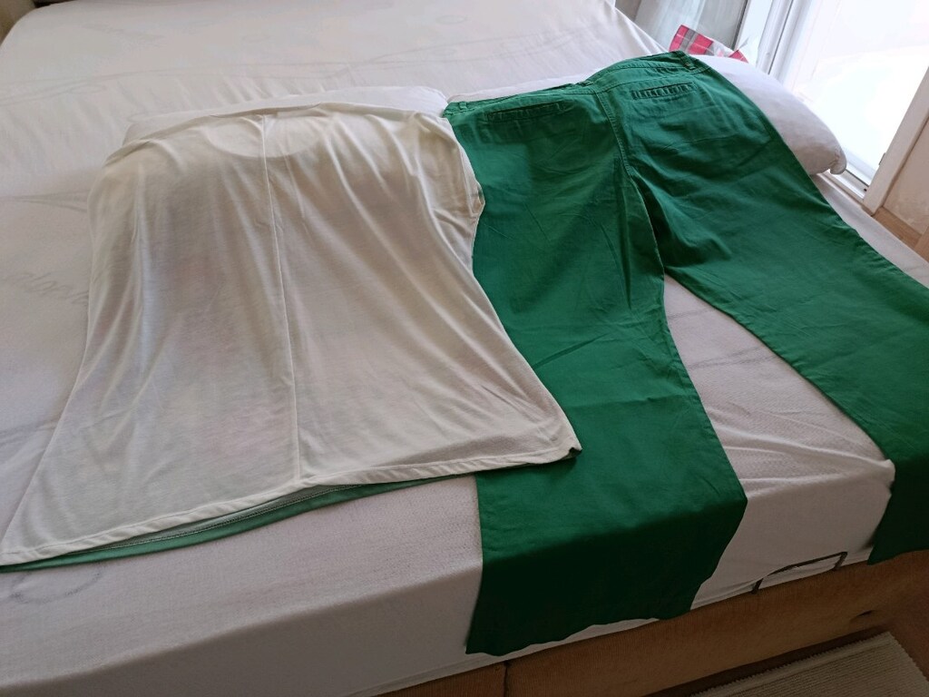 temiz az giyilmiş 4 x bedeni 80 le 90 kiloya rahat olur tek fiyata iki - 7