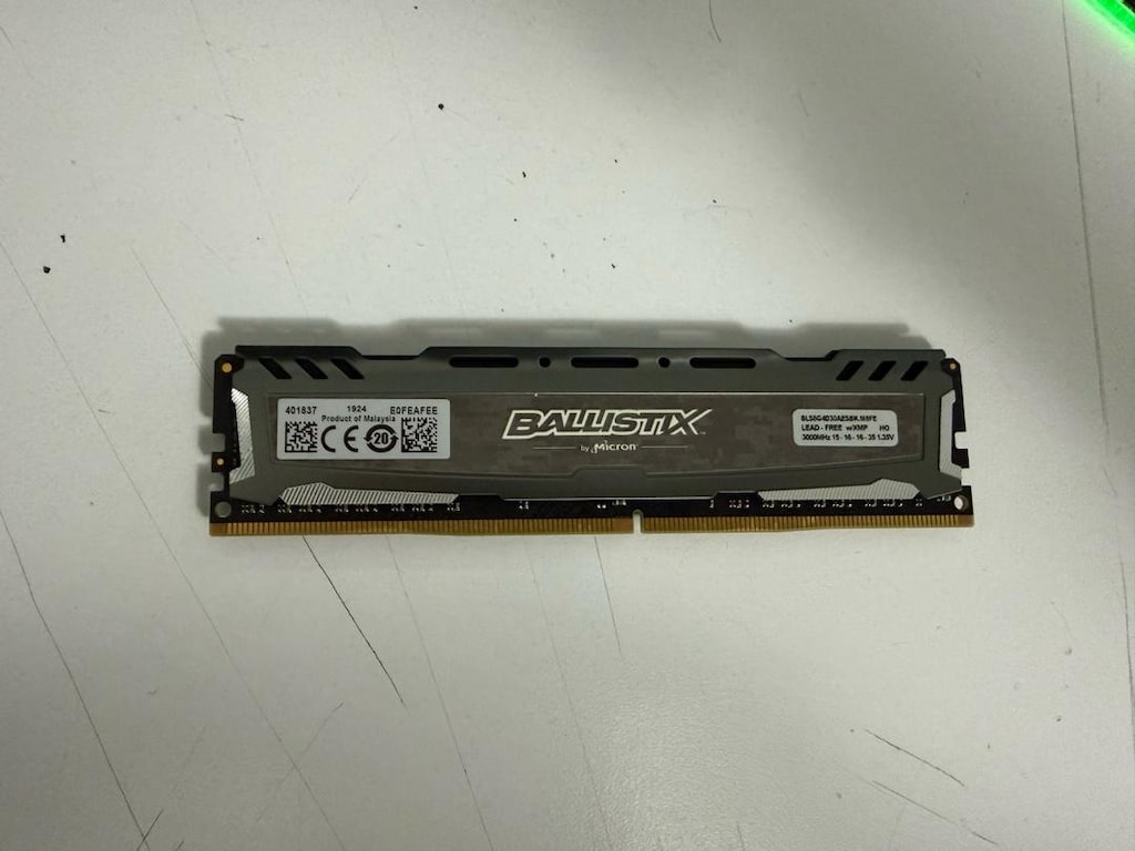 Crucial Ballistix 8gb ram ddr4 3000mhz - 2