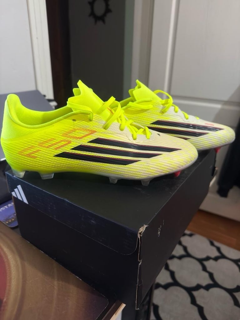 Sahibinden Yeni Seri Adidas F50 krampon