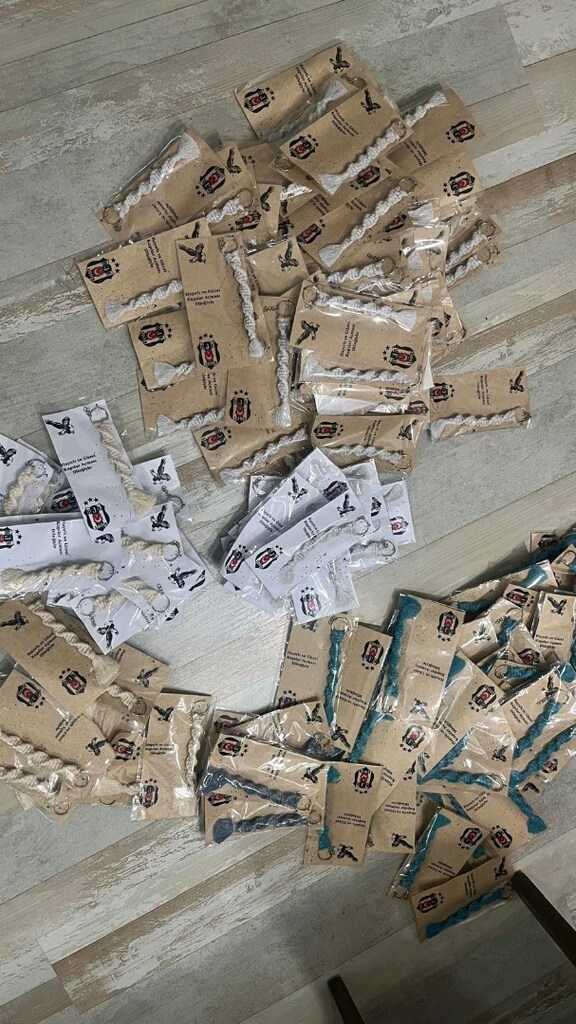 makrome anahtarlık(200 adet var)adet fiyatı 4,5 tl - 11