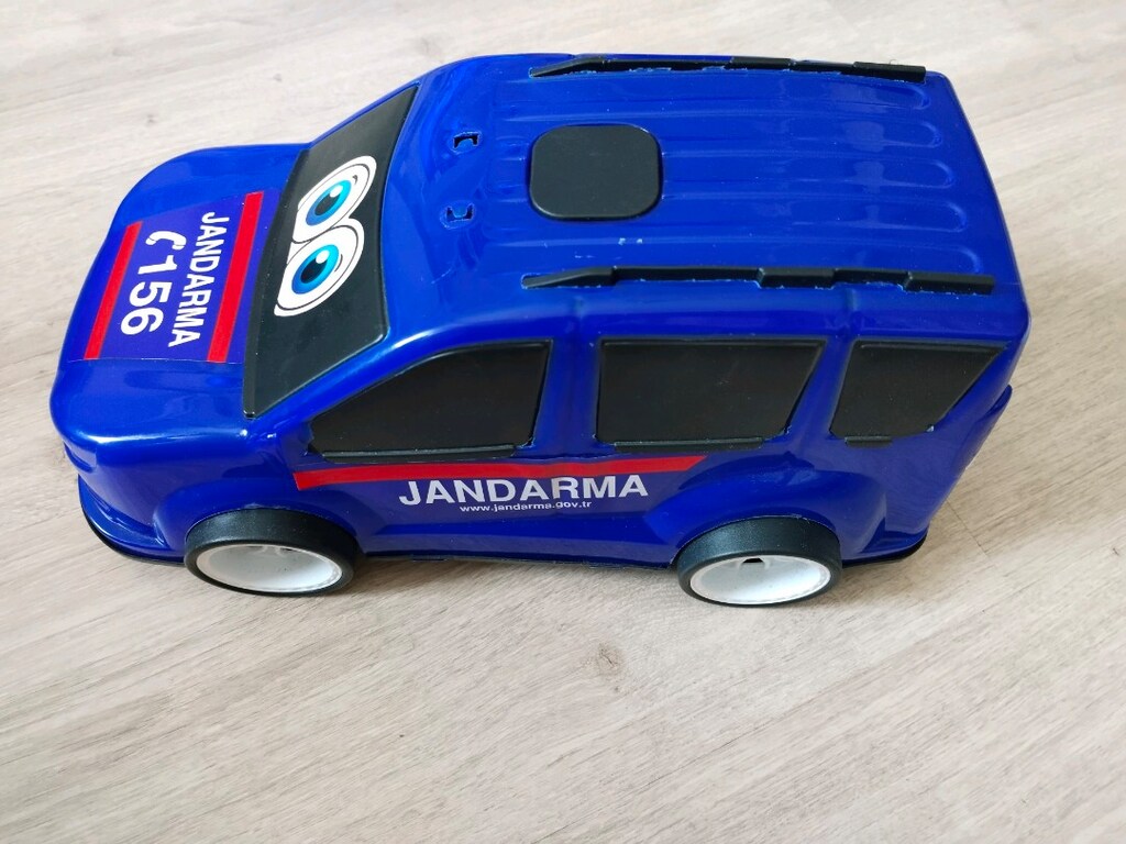 Büyük itfaiye kamyonu ve jandarma - 4