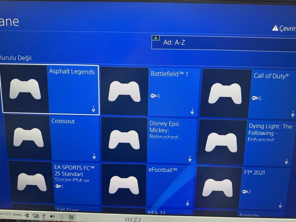 Playstation 4 . 2 adet kol . Pes21 Gta5 ve birçok oyun - 2