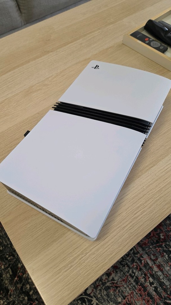PS5 Pro 2TB + 2 Kol + Pulse Elite + Şarj İstasyonu - 2