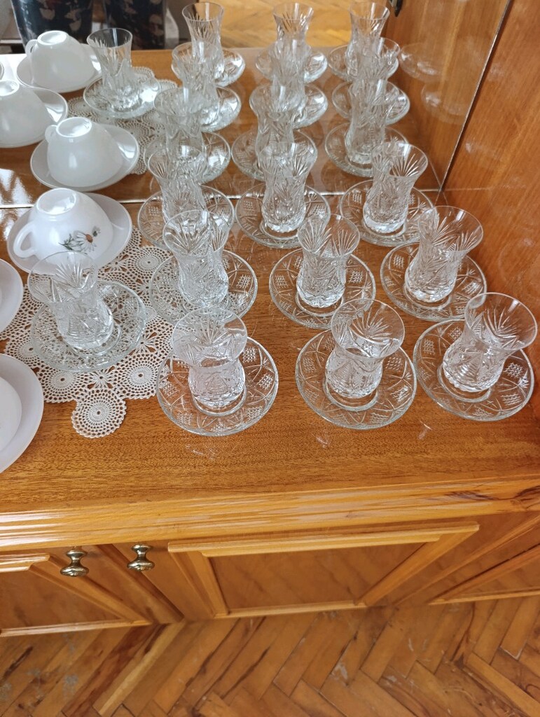 Kesme çay bardak ve tabakları - 2