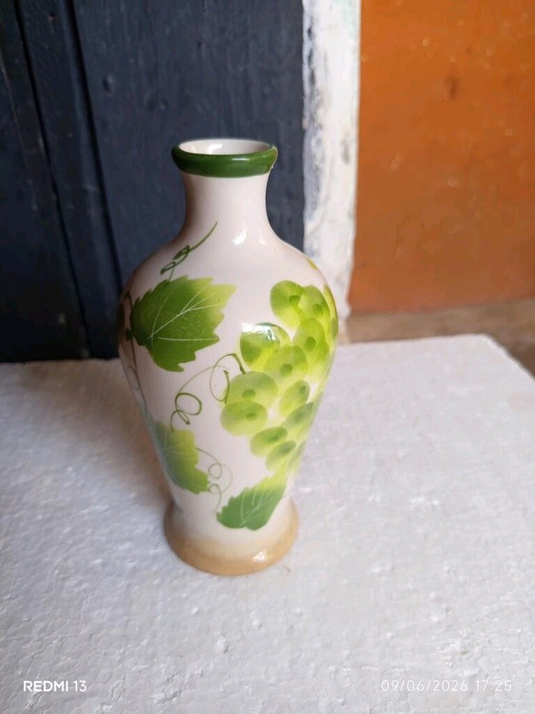 Uğur Böceği Desenli Porselen Vazo - 2