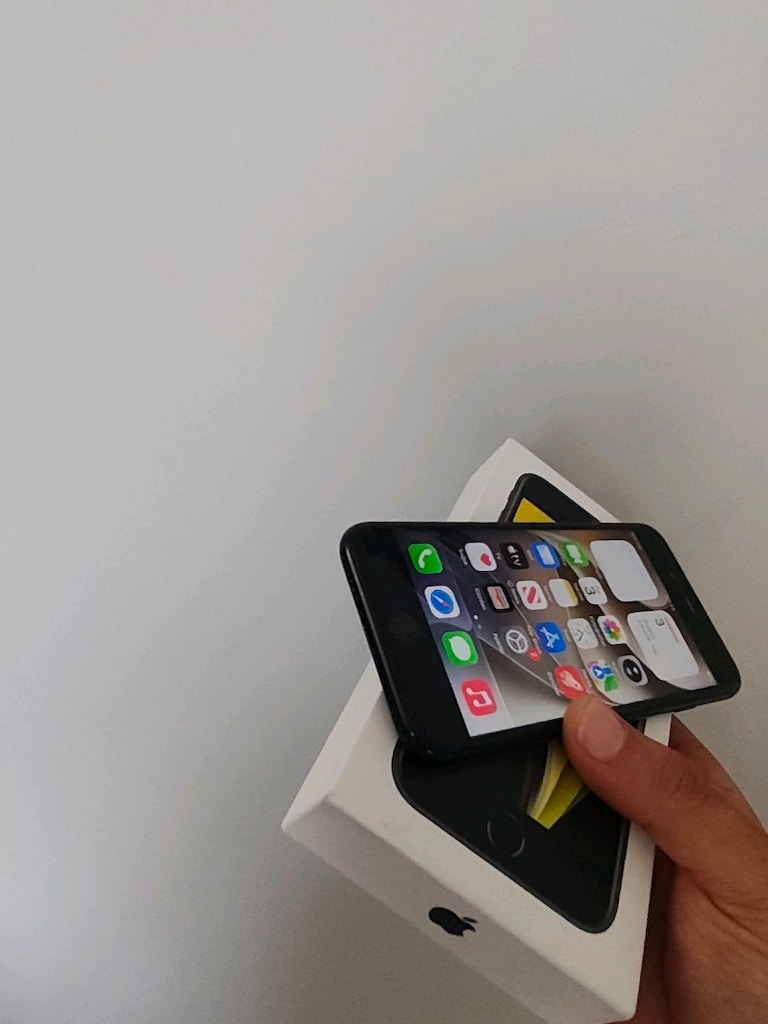 İPHONE SE 2 NESİL 64 GB TR CİHAZI - 6