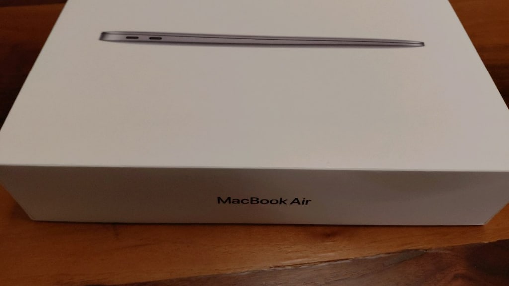 MacBook Air M1 laptop - 12