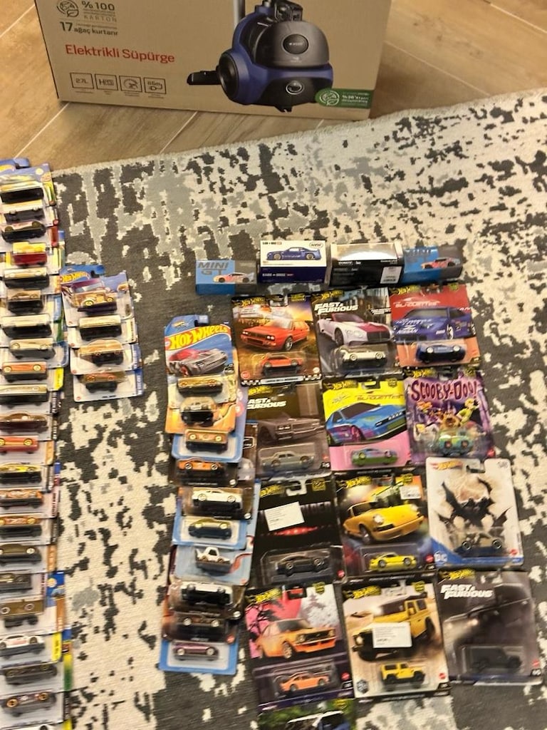 Hot Wheels Kaido Mini gt Tarmac diecast