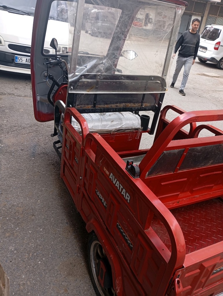 SATILIK 3 TEKERLEKLI ELEKTRIKLI MOTOR GAYET TEMİZ HER HANGİ BİR SORUN - 4