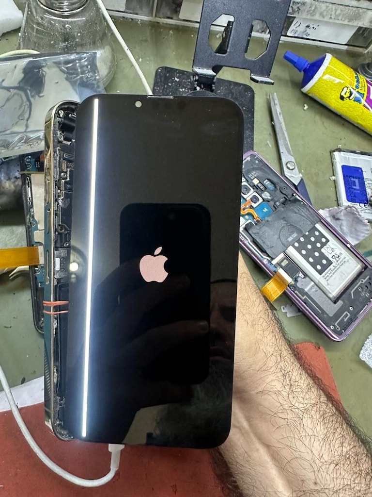 iPhone 13 Pro max orijinal çizgili ekran - 3