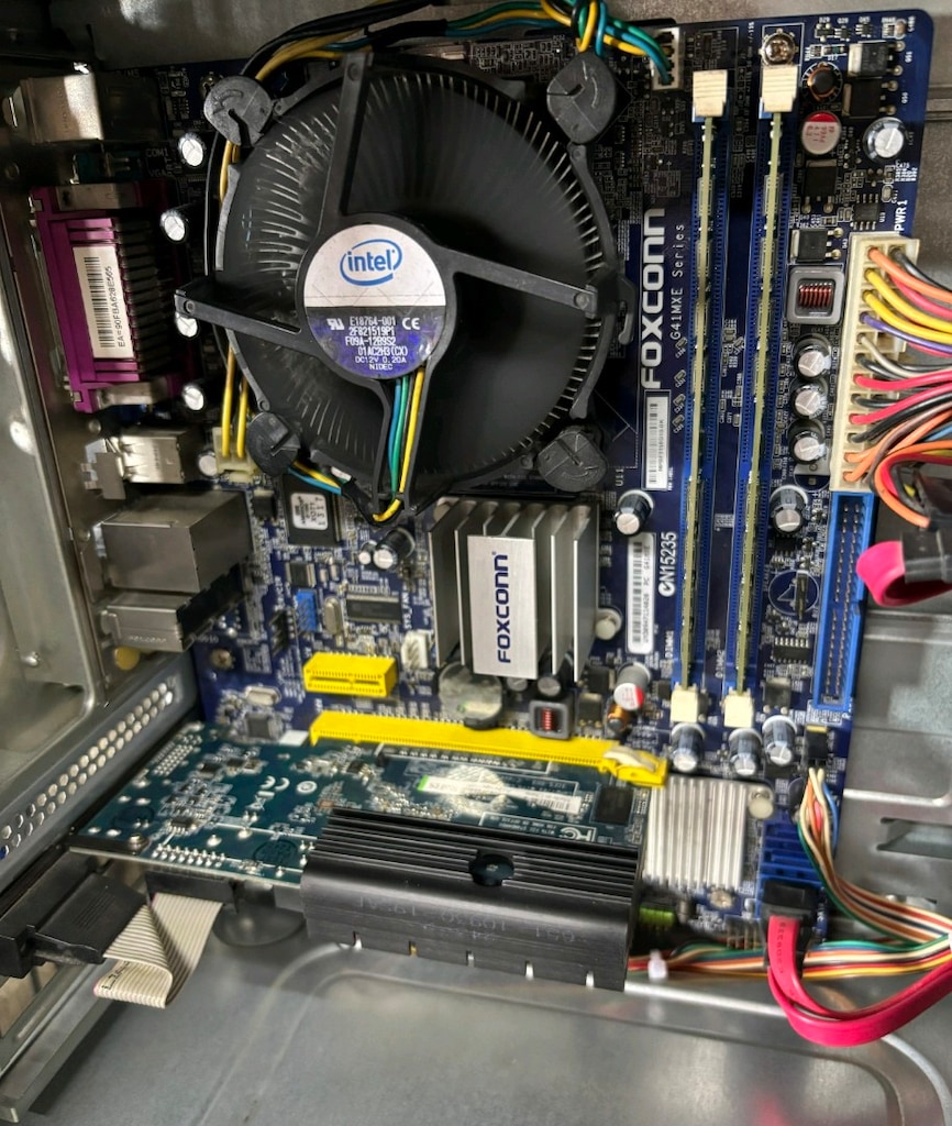 E 6300, 1GB HD7350 SAPPHIRE EKRAN KART, 4GB RAM, 250GB HDD - 4