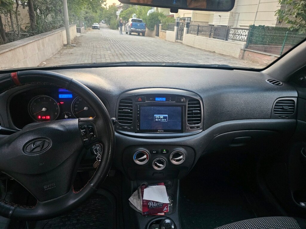 Hyundai Accent Era 1.4 - 4