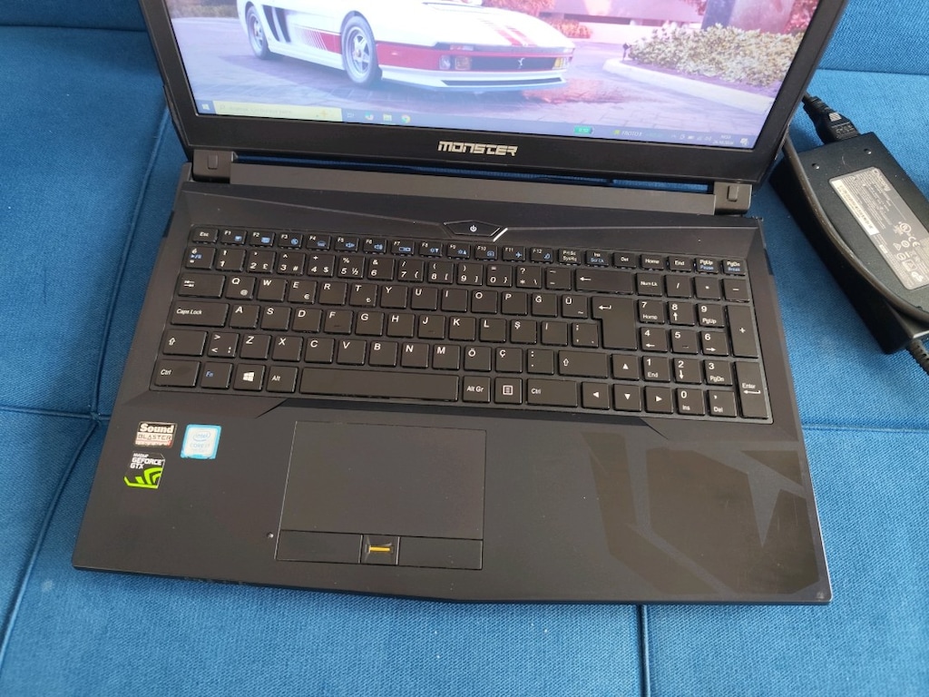 Monster Abra Oyun Çizim Laptop - İ7 İşlemci + 4 GB GTX 1050 - 10