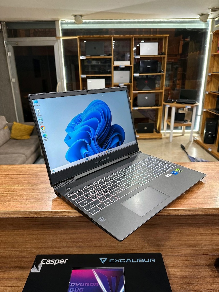 EXCALIBUR Gaming laptop i5 12 nesil 16 GB 512 GB SSD RTX 3050 - 8