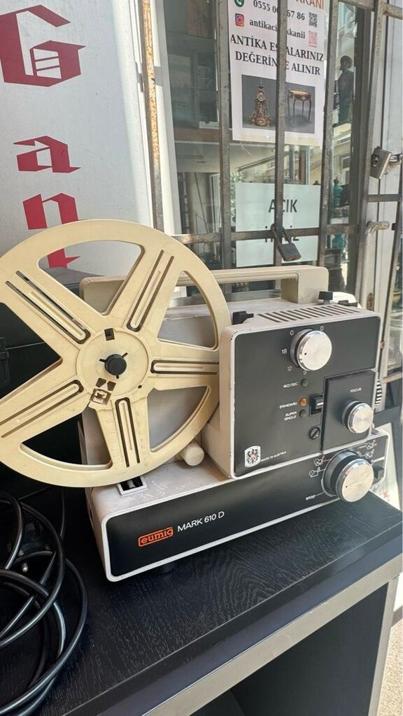 Eumig Mark 610D Film Makinesi Kutusu ve aparatı mevcut çalışıyor - 4