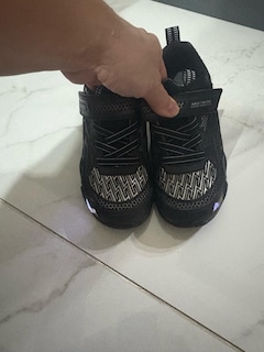 Skechers - 5