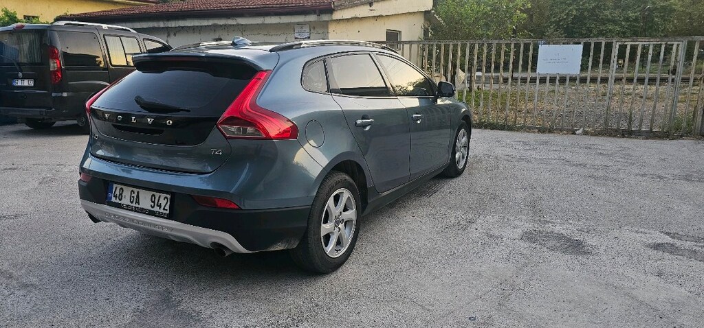 V40 CROSS COUNTRY 1.6 T4 180 HP - 4