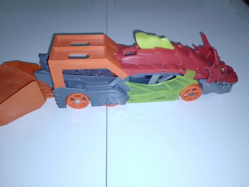 Hot wheels Hızlandırma rampası ve Ejderha tuneli - 3