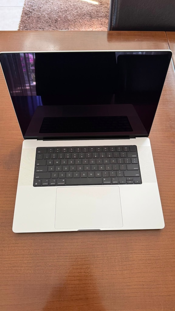 MacBook Pro 16 inc M4 max chip 48 gb memory 1tb storage - 10